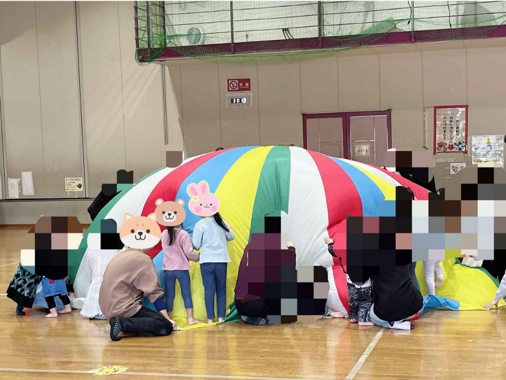 親子運動が開催されるホール